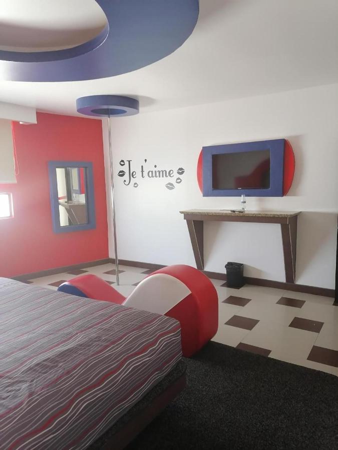 Motel Sena เอนเซนาดา ภายนอก รูปภาพ